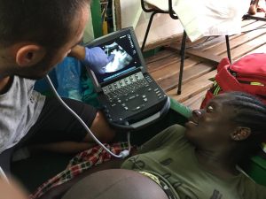 Migranti Alan Kurdi sbarcati a Malta, applausi e gioia