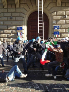 Casapound, l’editrice Altaforte accusa i social di censura Casapound, l’editrice Altaforte accusa i social di censura