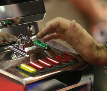 Gioco d’azzardo, le mani dei clan sulla terza impresa italiana