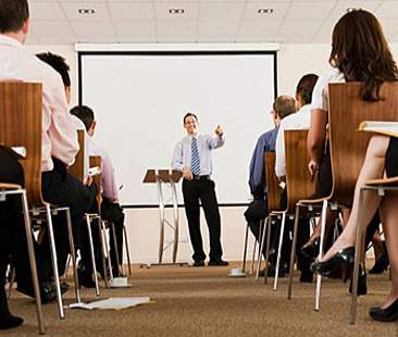 Caos formazione, ai raggi X finanziamenti e assunzioni Caos formazione, ai raggi X finanziamenti e assunzioni