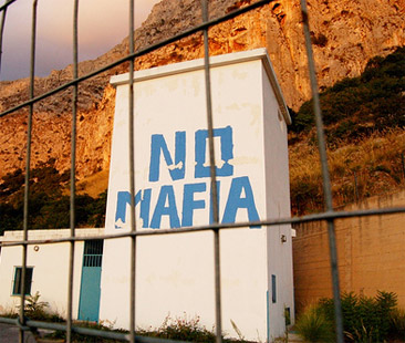 Mafia, cresce l’indignazione sociale ed anche la sfiducia nelle istituzioni