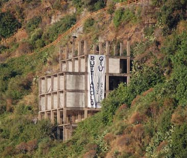 Timpa, l’ecomostro sarà abbattuto