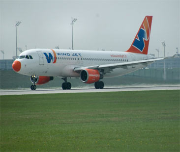 Unificazione Alitalia-Wind Jet a spese dei viaggiatori isolani