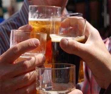 Giovani, cresce il consumo di alcol ma in Sicilia non c’è alcun allarme Giovani, cresce il consumo di alcol ma in Sicilia non c’è alcun allarme