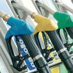 Caro benzina, 200 euro in più l’anno