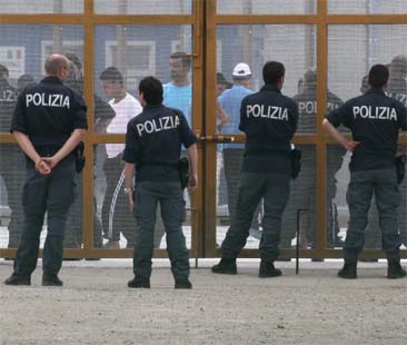 Centri d’accoglienza e burocrazia