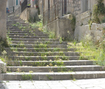 Il quartiere Dente di Modica va sempre più a fondo