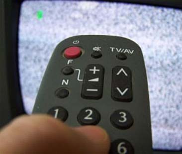 Addio alla tv analogica arriva il momento del digitale Addio alla tv analogica arriva il momento del digitale