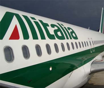 Fusione tra Alitalia e Wind Jet, l’Antitrust apre un’istruttoria