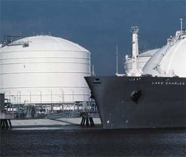 Porto Empedocle, iniziati i lavori per costruire il rigassificatore