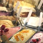I cibi per difendersi dal caldo: il gelato fa la parte del leone