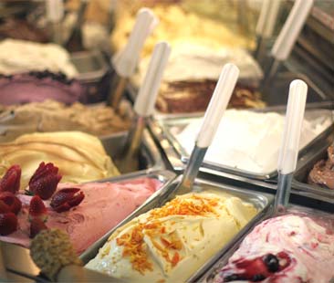 I cibi per difendersi dal caldo: il gelato fa la parte del leone I cibi per difendersi dal caldo: il gelato fa la parte del leone