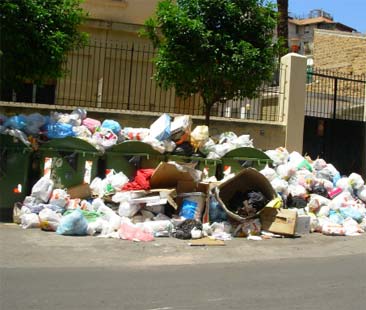 Bloccata la riforma dei rifiuti. Stop dal Commissario dello Stato Bloccata la riforma dei rifiuti. Stop dal Commissario dello Stato