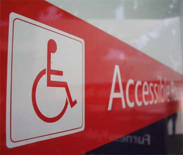 In Sicilia il mare non è per tutti. Solo 36 le spiagge senza barriere