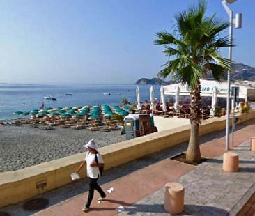 Lo scarico fognario è rotto, allarme nella costa del turismo Lo scarico fognario è rotto, allarme nella costa del turismo