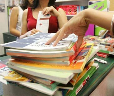 Scuola: caro libri, siamo alle solite: aumenti generalizzati del 3,2% Scuola: caro libri, siamo alle solite: aumenti generalizzati del 3,2%