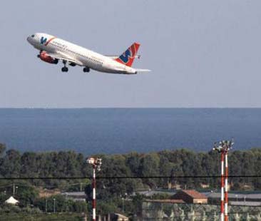 Wind Jet alla ricerca di partners ma serve il commissariamento Wind Jet alla ricerca di partners ma serve il commissariamento