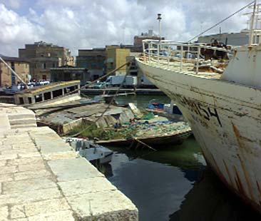 A Mazaro del Vallo relitti e inquinamento a cielo aperto