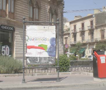 Modica, città imbrattata dai manifesti abusivi