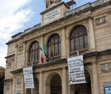 Messina – Teatro commissariato e indebitato. La situazione è sempre più critica