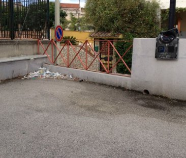 Davanti al Tribunale, un parcheggio irreale: oltre un milione di euro buttati al vento Davanti al Tribunale, un parcheggio irreale: oltre un milione di euro buttati al vento