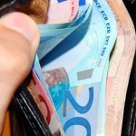 Comuni al verde, consulenti ricchi