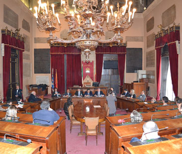 Palermo – Bilancio varato a tempo di record: partecipate, congelati i contratti