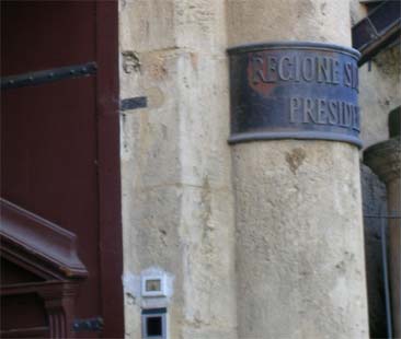 Alla Regione Battiato il cantante-assessore Alla Regione Battiato il cantante-assessore