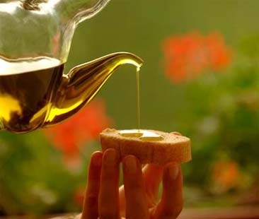 Sicilia, primato per l’olio d’oliva ma attenzione ai “falsi d’autore”