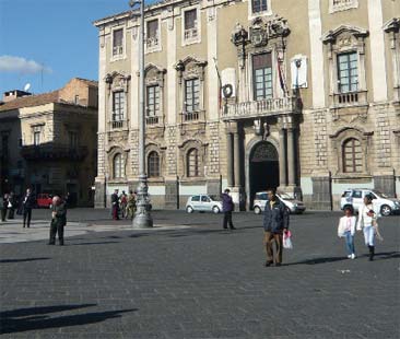 Catania – Subito i tagli ai costi della politica si parte da stipendi e Municipalità