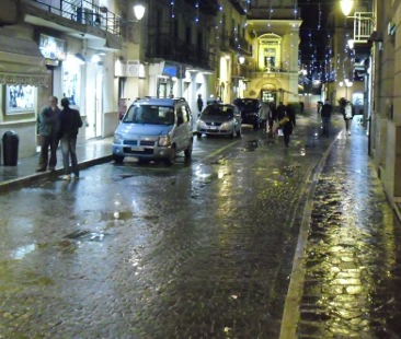 Agrigento – Via Atenea: nel salotto buono della città si lotta tra la crisi e la voglia di riscatto