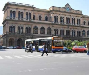 Palermo – Servizi alla Stazione centrale, un’odissea per molti lavoratori Palermo – Servizi alla Stazione centrale, un’odissea per molti lavoratori