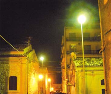 Casse vuote a Modica, ma illuminazione da nababbi. Un vero paradosso nella Città della Contea