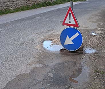 Slalom tra le buche della Città della Contea