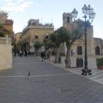 Taormina, la perla del turismo, arranca. In inverno diventa una città fantasma