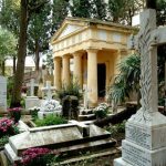 Catania – Cimitero abbandonato a se stesso così lo autogestiscono i cittadini