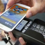 Contanti bye bye, sbarca in Italia il pagamento via smartphone