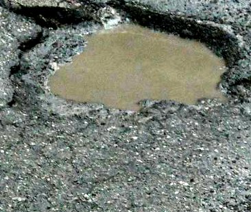 Palermo – Il Comune boccia il piano Amia. E intanto le buche si allargano…