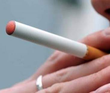 Boom delle sigarette elettroniche ma più tutele per gli adolescenti Boom delle sigarette elettroniche ma più tutele per gli adolescenti