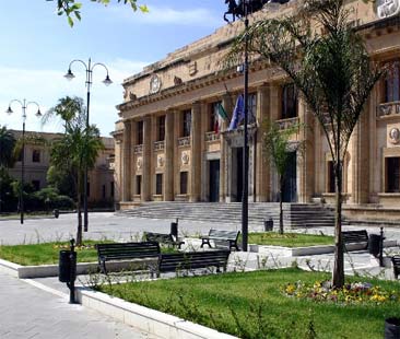 Messina – I professionisti dell’assenteismo hanno infangato il ruolo dell’Iacp Messina – I professionisti dell’assenteismo hanno infangato il ruolo dell’Iacp