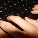 Giovani nella ragnatela del web. Una guida per limitare i pericoli