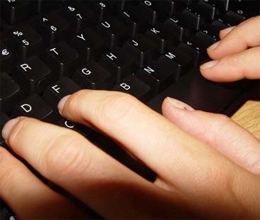 Giovani nella ragnatela del web. Una guida per limitare i pericoli