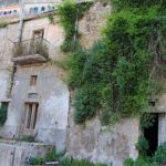 Ragusa Ibla, l’altra faccia della medaglia, le case pericolanti usate come discariche