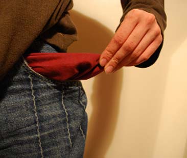 Ti serve un prestito? Chiedi al parroco. Abi e Cei, microcredito alle famiglie Ti serve un prestito? Chiedi al parroco. Abi e Cei, microcredito alle famiglie