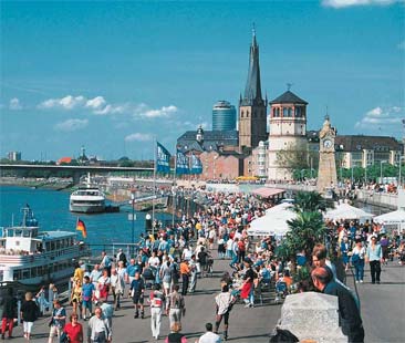 Dusseldorf, la “Piccola Parigi di Germania”, patria del poeta romantico Heinrich Heine