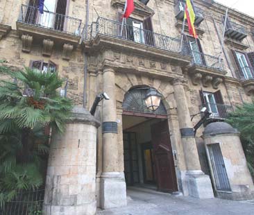 Amministrazioni, aprite le porte Amministrazioni, aprite le porte