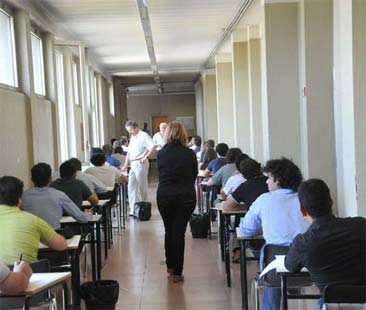 Con il temuto “quizzone” chiusi gli scritti degli esami di maturità Con il temuto “quizzone” chiusi gli scritti degli esami di maturità