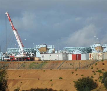 Un Governo dalle mani legate tra il Muos, l’Iss e la “penale”