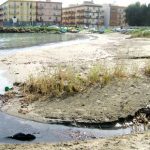 Coste inquinate e inaccessibili ai bagnanti. Augusta senza un sistema di depurazione