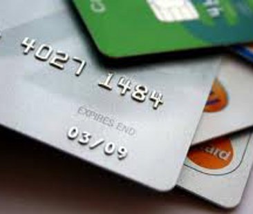 Carte revolving, l’alternativa ai prestiti costa 610 euro al mese